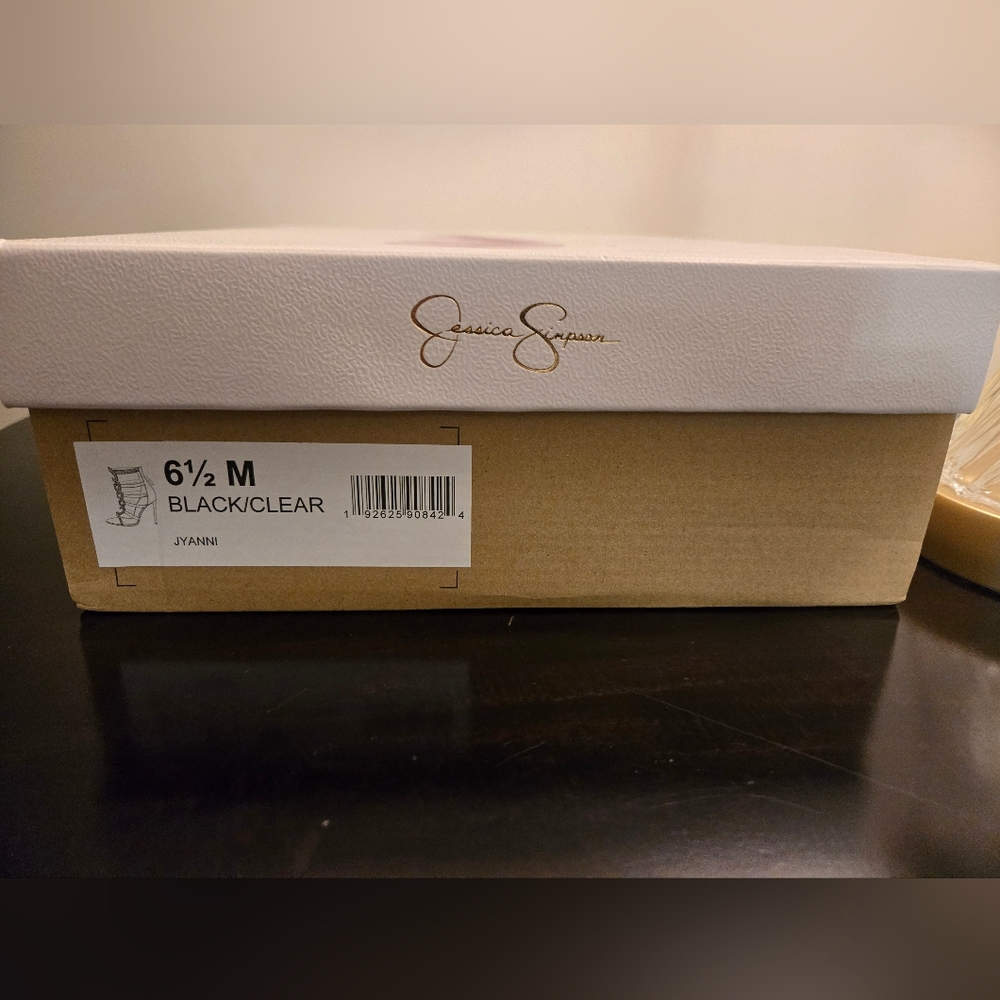 Jessica Simpson ~ Jyanni Sandal - Picture 2 of 7